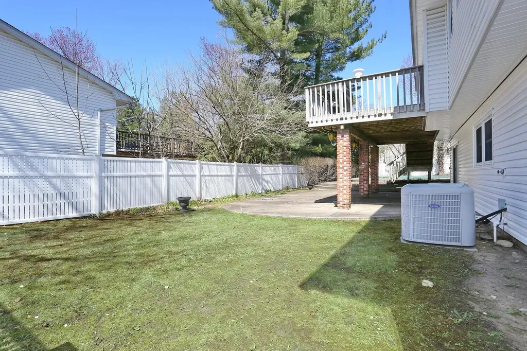 9 Crabapple Lane Nanuet NY 10954