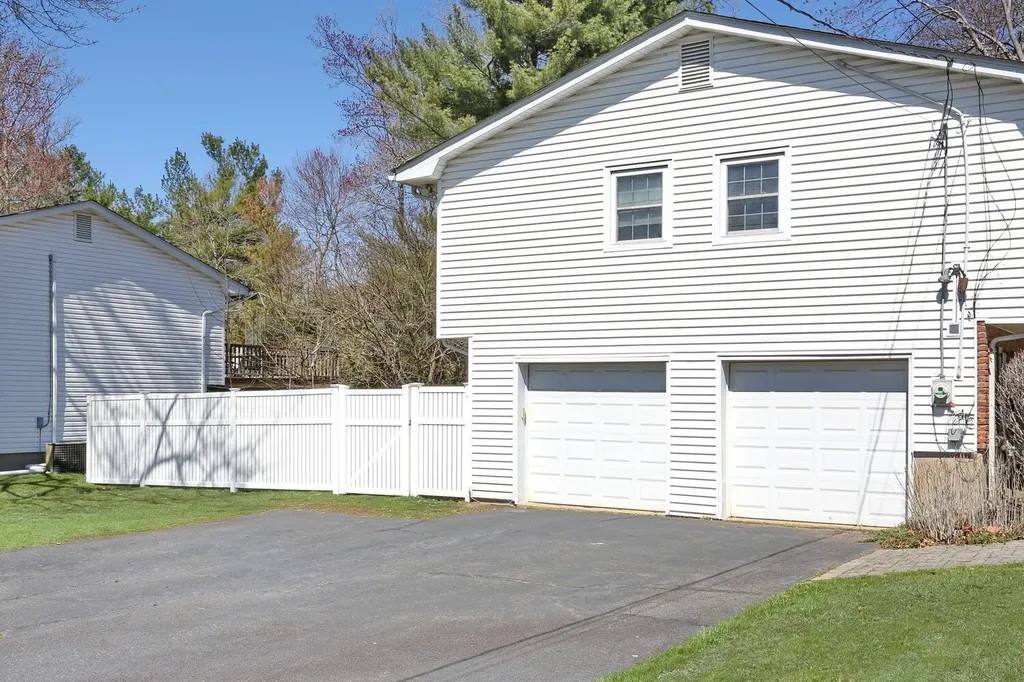 9 Crabapple Lane Nanuet NY 10954