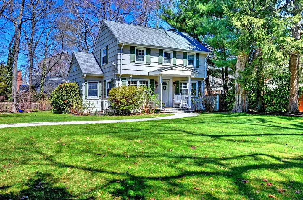 35 Beacon Drive Sound Beach NY 11789