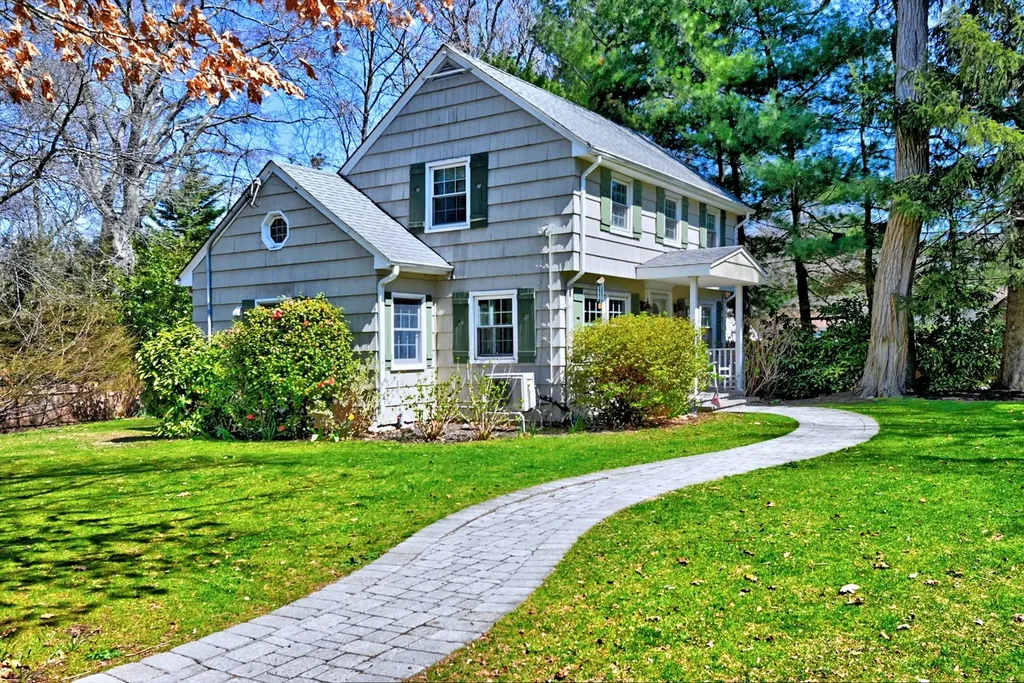 35 Beacon Drive Sound Beach NY 11789