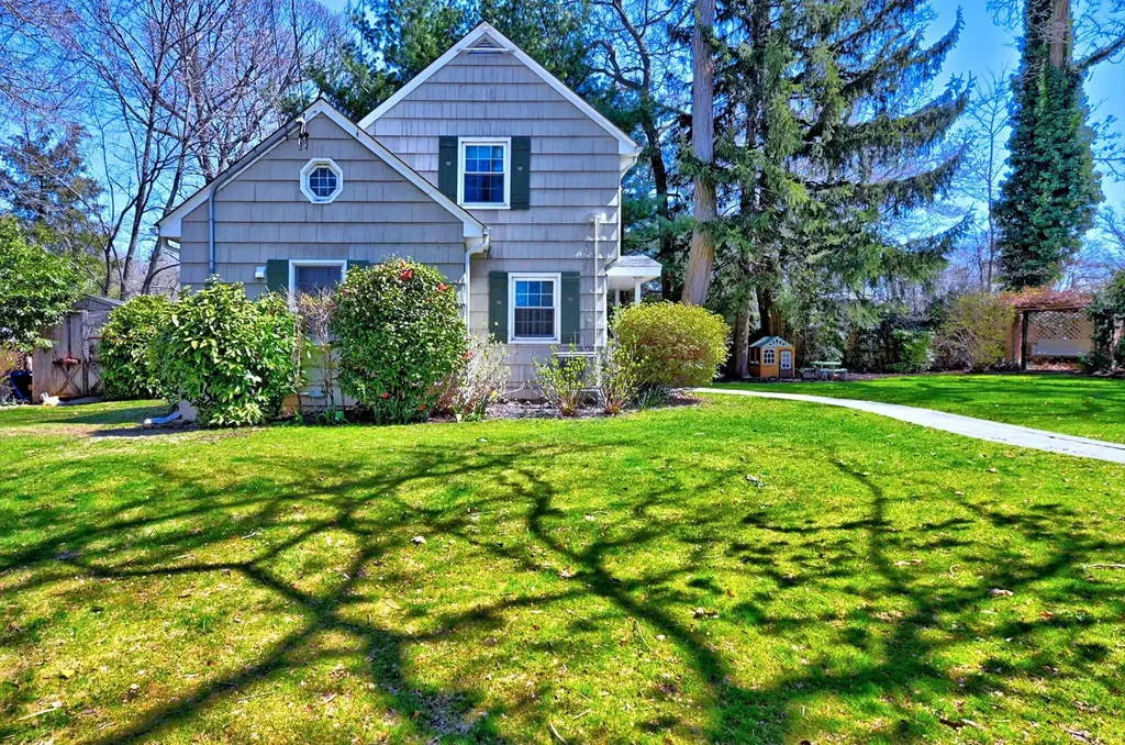 35 Beacon Drive Sound Beach NY 11789