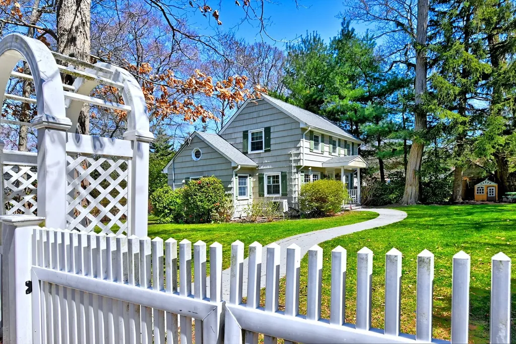 35 Beacon Drive Sound Beach NY 11789