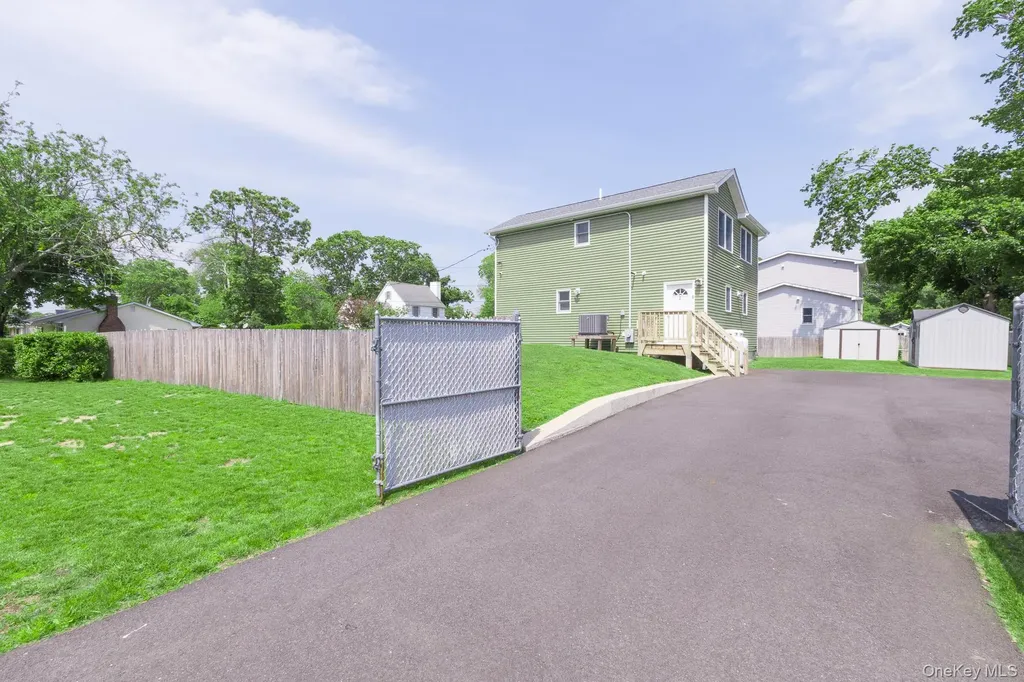 2 Lafayette Drive Shirley NY 11967