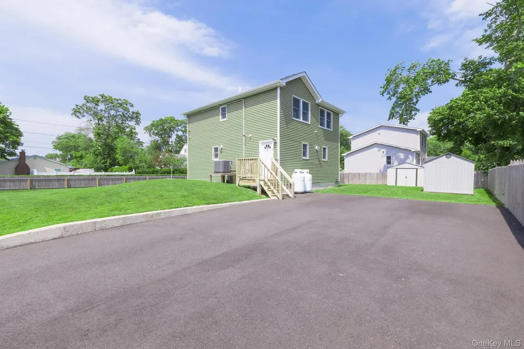 2 Lafayette Drive Shirley NY 11967