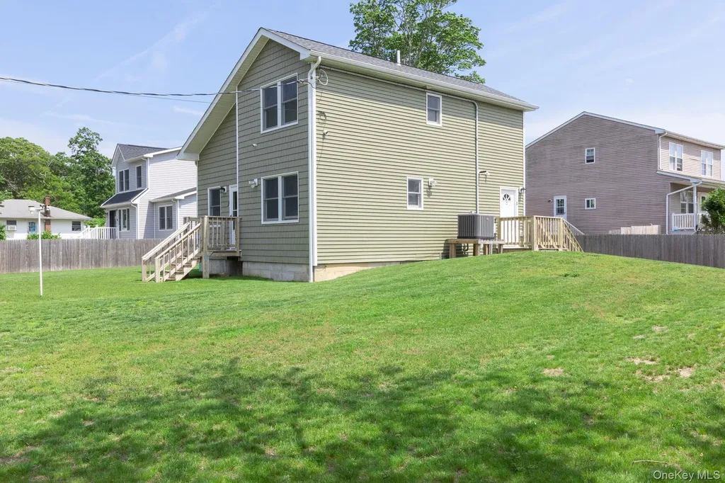 2 Lafayette Drive Shirley NY 11967