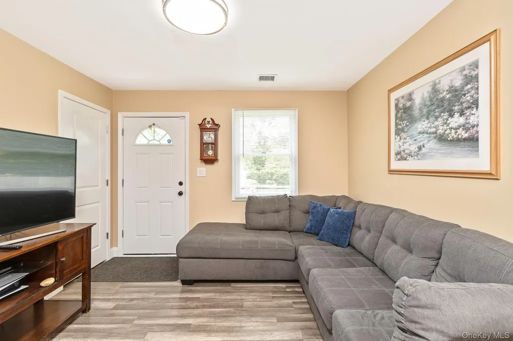 2 Lafayette Drive Shirley NY 11967