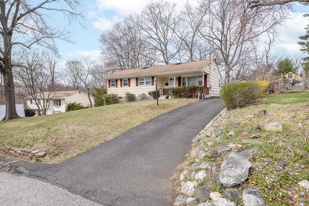 1 Debaun Place Spring Valley NY 10977