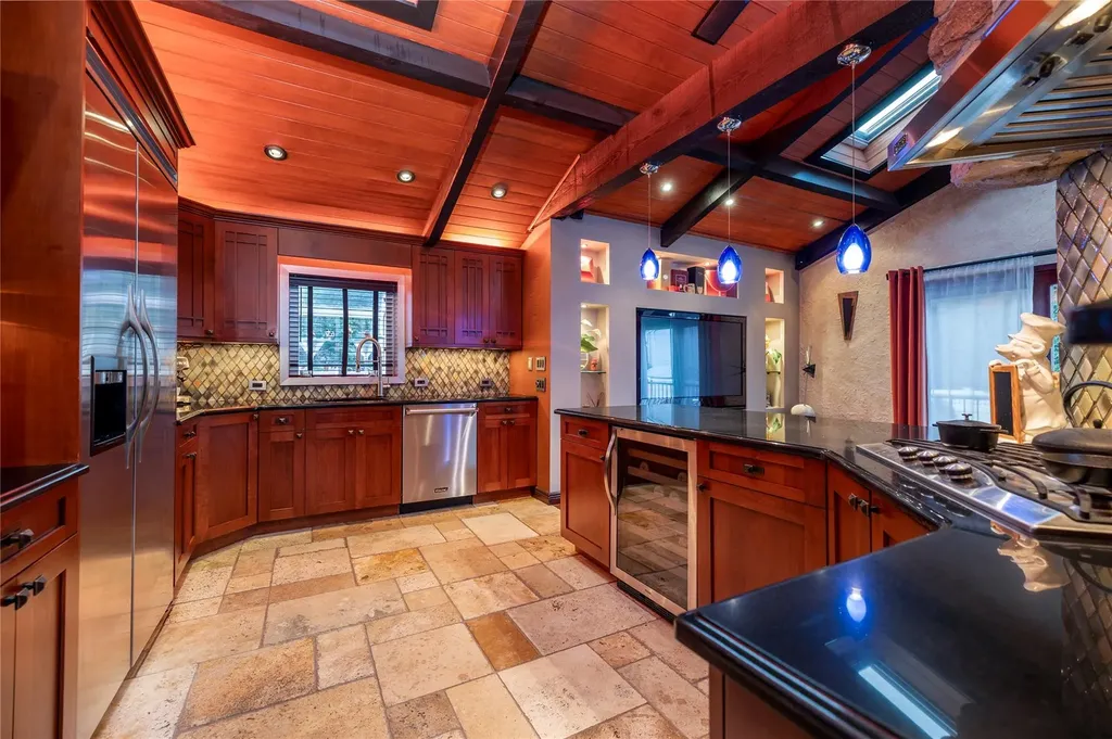 1 Willa Way Massapequa NY 11758