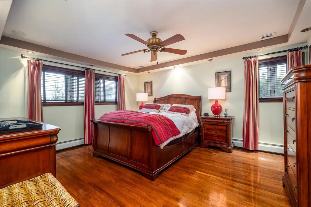 1 Willa Way Massapequa NY 11758