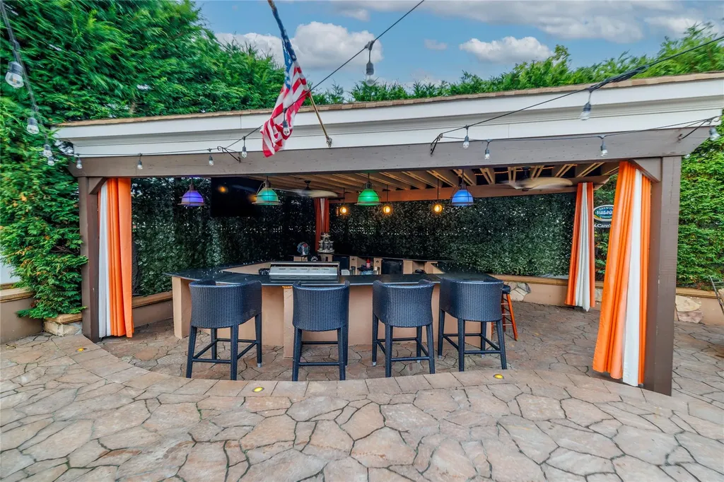 1 Willa Way Massapequa NY 11758