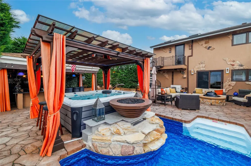 1 Willa Way Massapequa NY 11758
