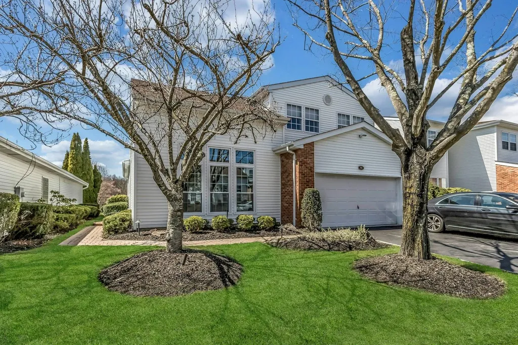 93 Hamlet Drive Commack NY 11725