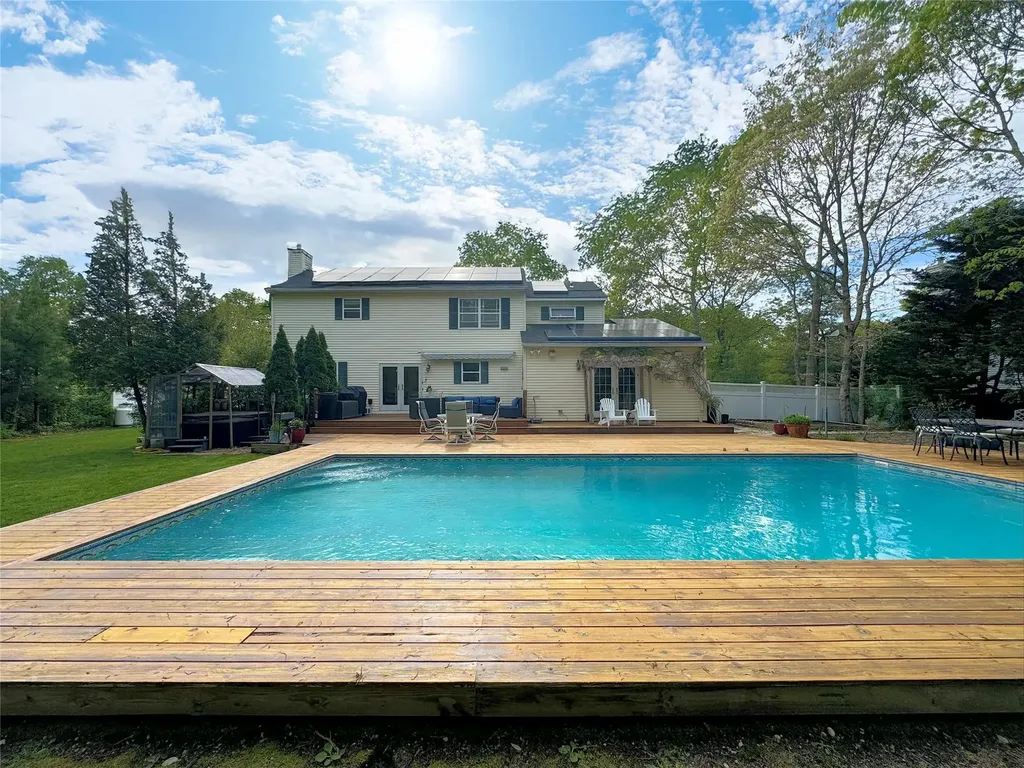 17 Jennifers Path Westhampton Beach NY 11978