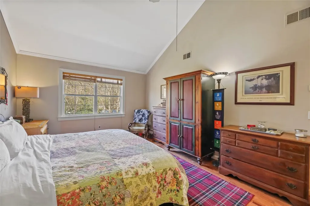 17 Jennifers Path Westhampton Beach NY 11978