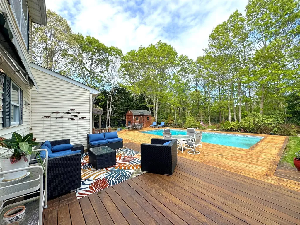 17 Jennifers Path Westhampton Beach NY 11978