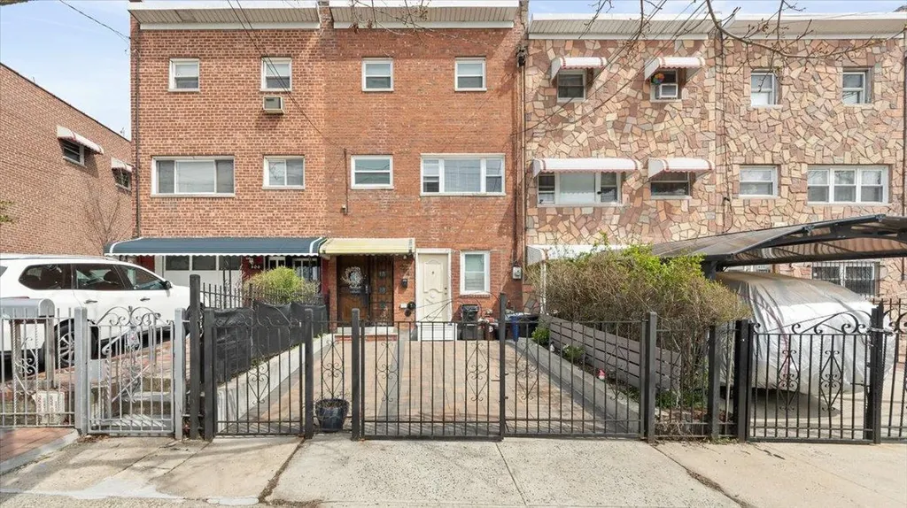 404 Howe Avenue Bronx NY 10473