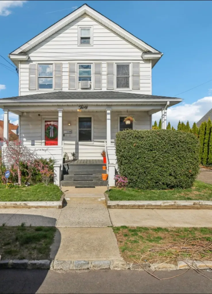 30 Central Avenue New Hyde Park NY 11040