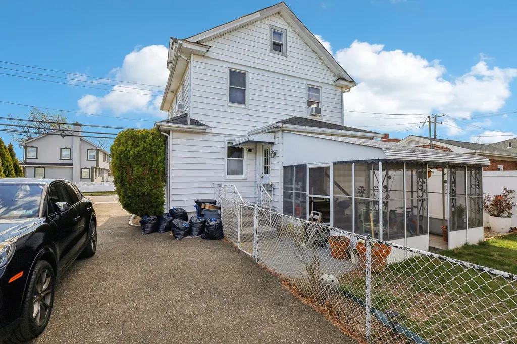 30 Central Avenue New Hyde Park NY 11040
