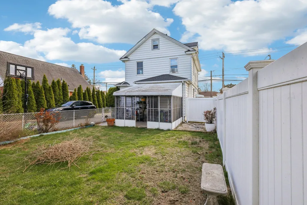 30 Central Avenue New Hyde Park NY 11040