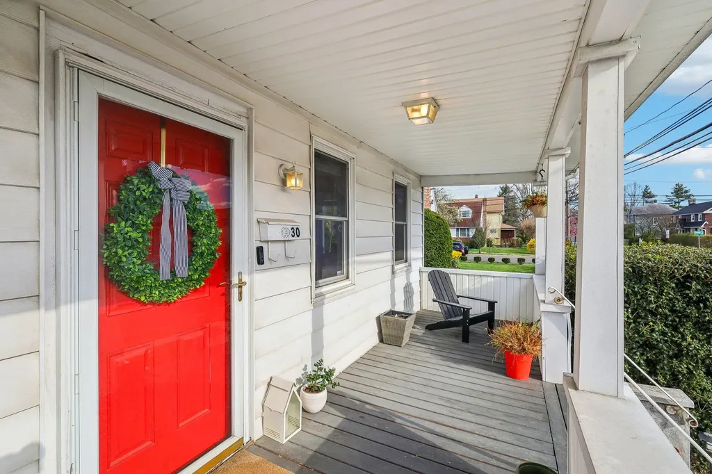 30 Central Avenue New Hyde Park NY 11040