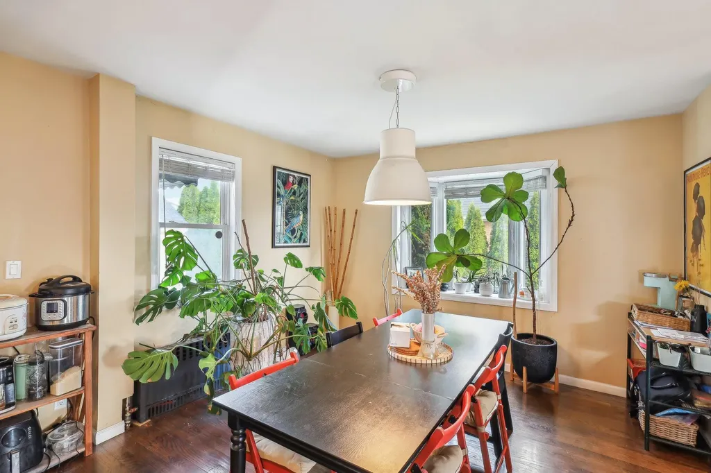 30 Central Avenue New Hyde Park NY 11040