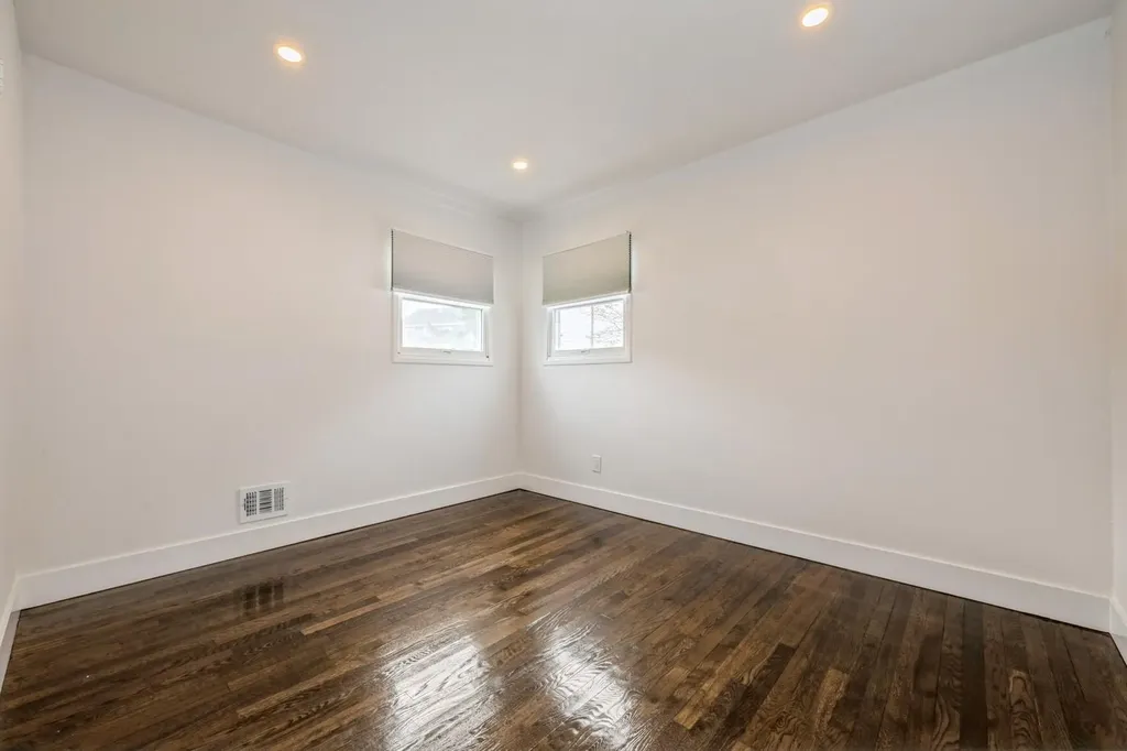 5 Crest Lane Commack NY 11725