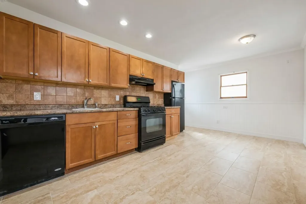 5 Crest Lane Commack NY 11725