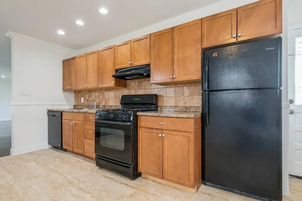 5 Crest Lane Commack NY 11725
