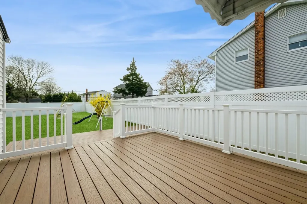 5 Crest Lane Commack NY 11725
