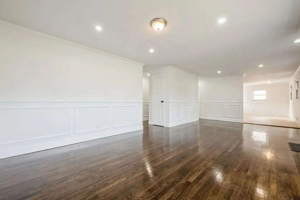 5 Crest Lane Commack NY 11725