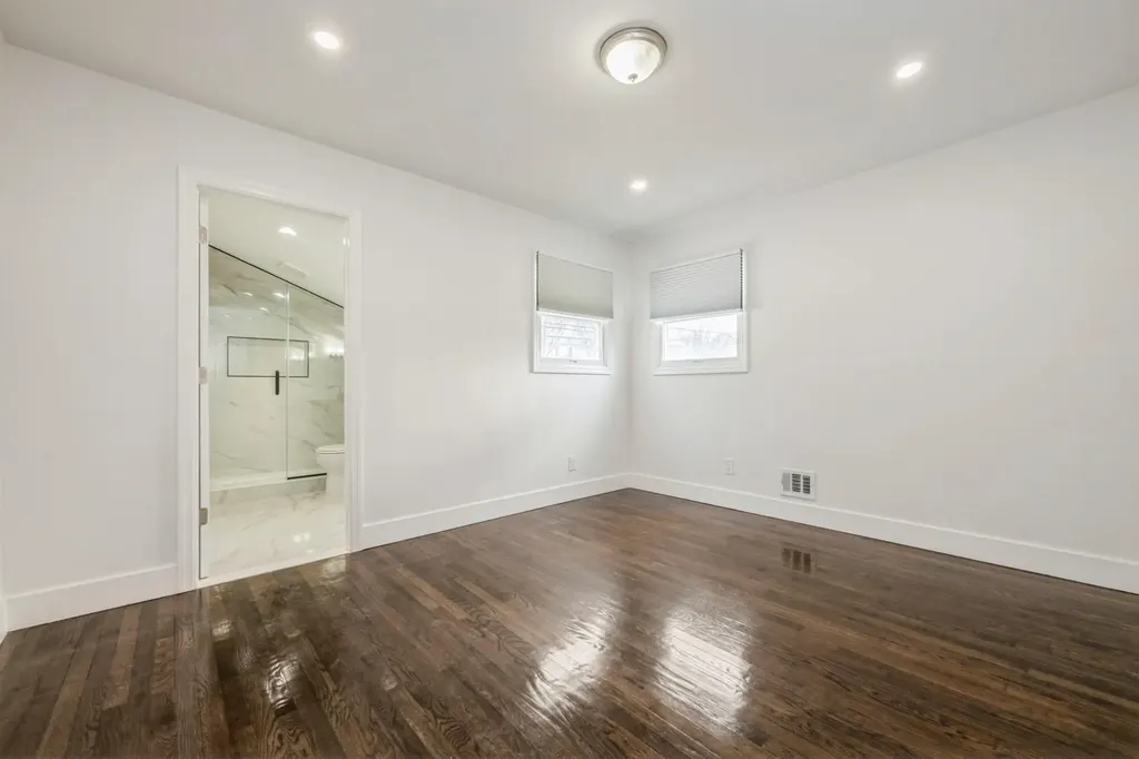 5 Crest Lane Commack NY 11725