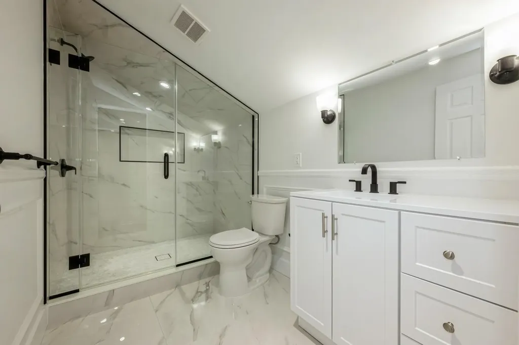 5 Crest Lane Commack NY 11725
