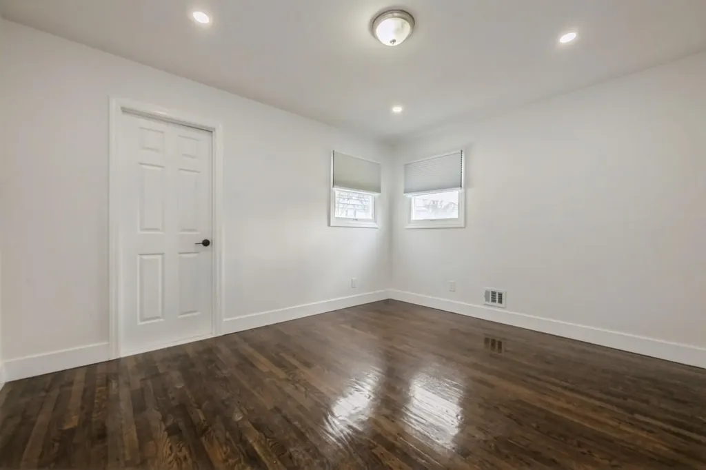 5 Crest Lane Commack NY 11725