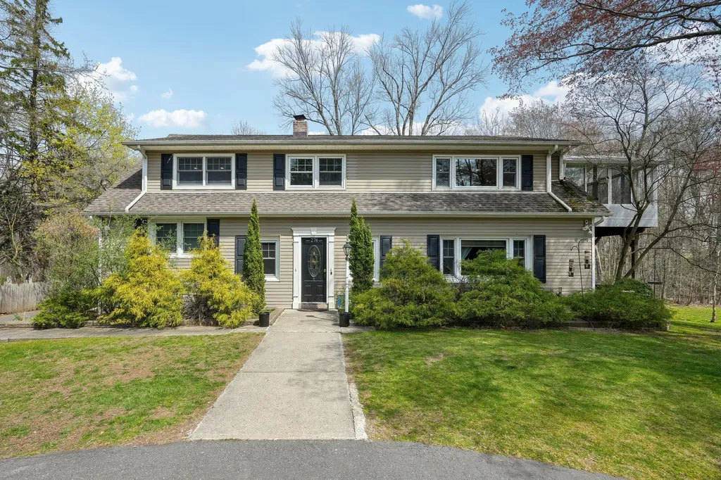 278 Ehrhardt Road Pearl River NY 10965