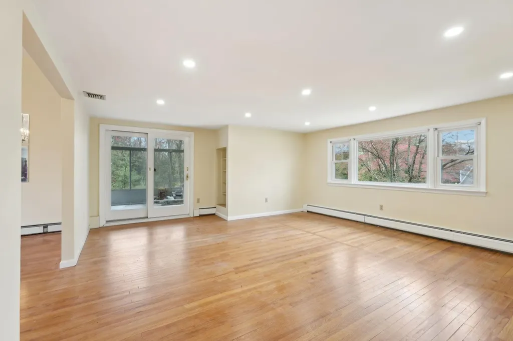 278 Ehrhardt Road Pearl River NY 10965