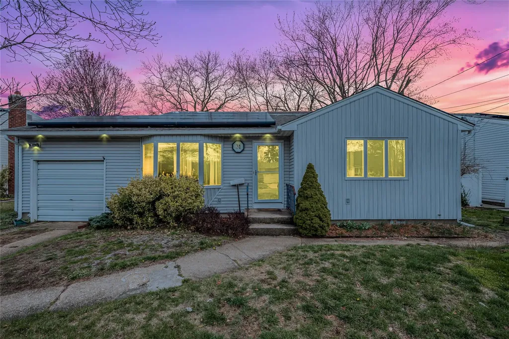 31 Ida Lane Babylon NY 11703