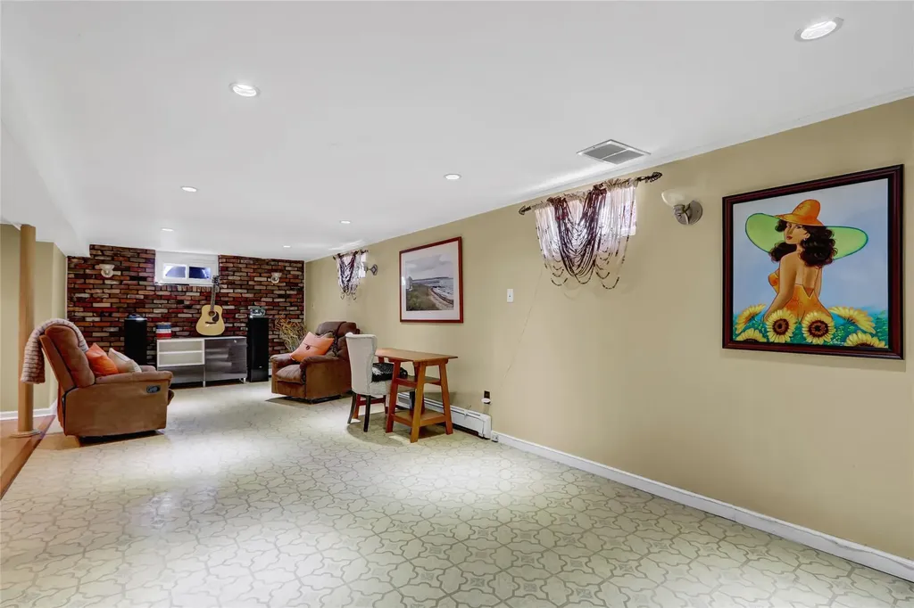 49 Mary Street Valley Stream NY 11580