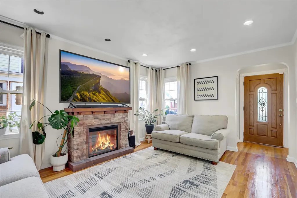 49 Mary Street Valley Stream NY 11580