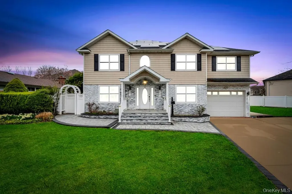 6 Garden Circle Syosset NY 11791