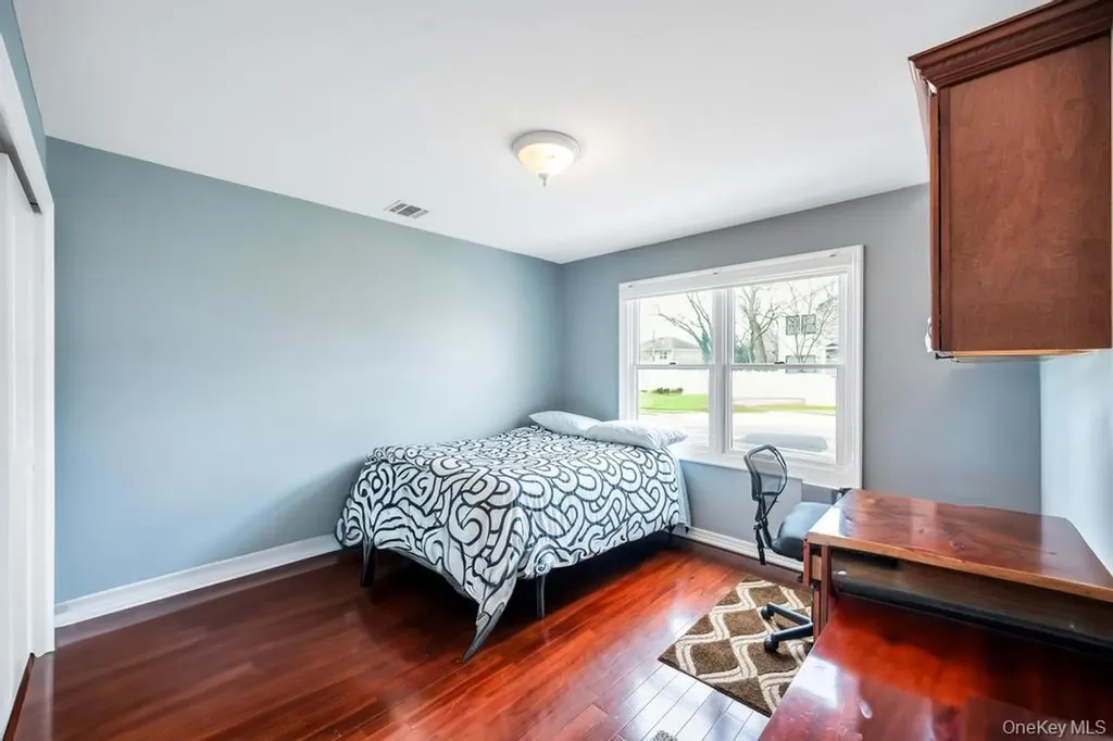 6 Garden Circle Syosset NY 11791
