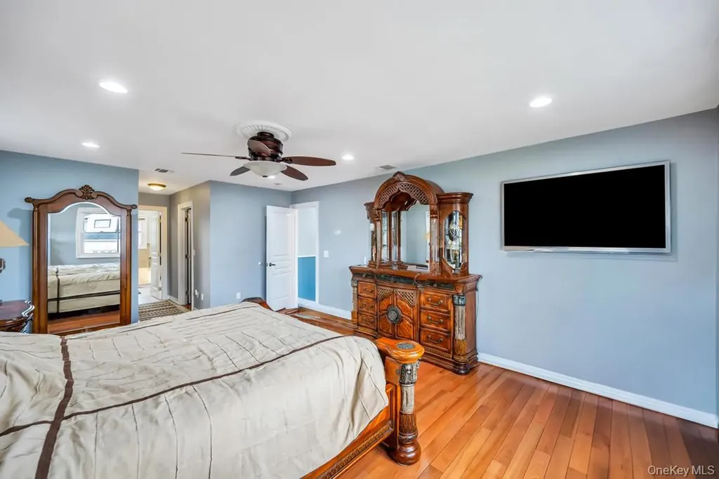 6 Garden Circle Syosset NY 11791