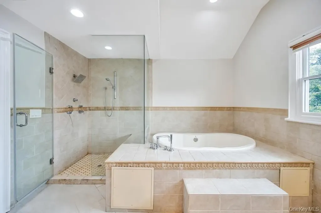 6 Garden Circle Syosset NY 11791