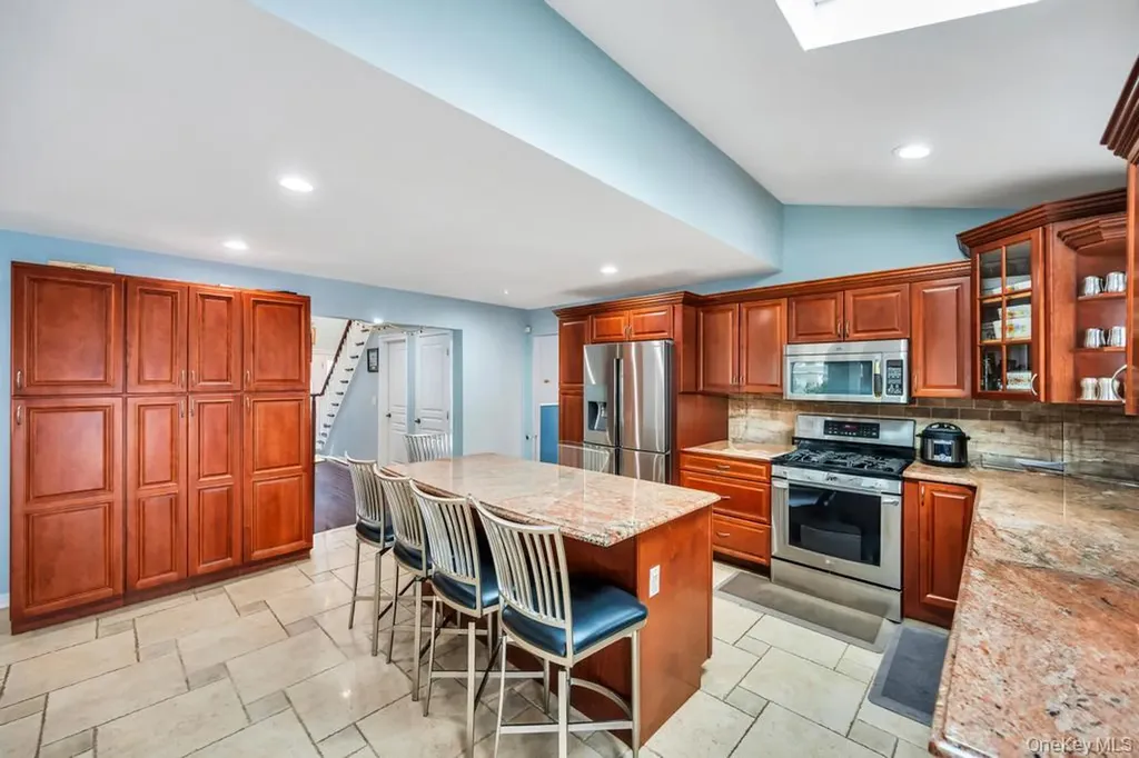 6 Garden Circle Syosset NY 11791