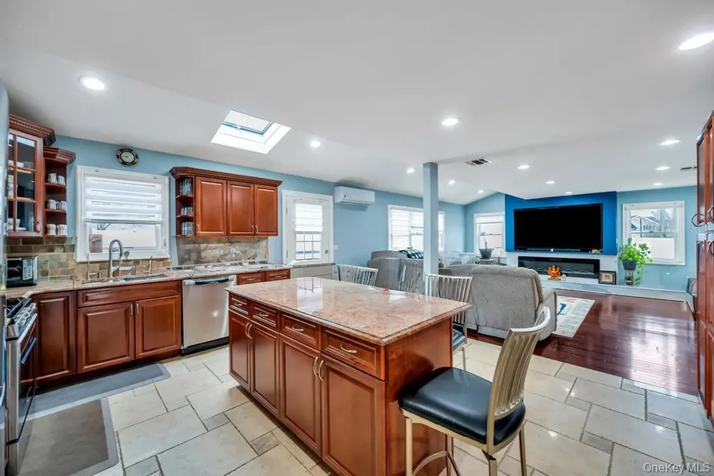 6 Garden Circle Syosset NY 11791