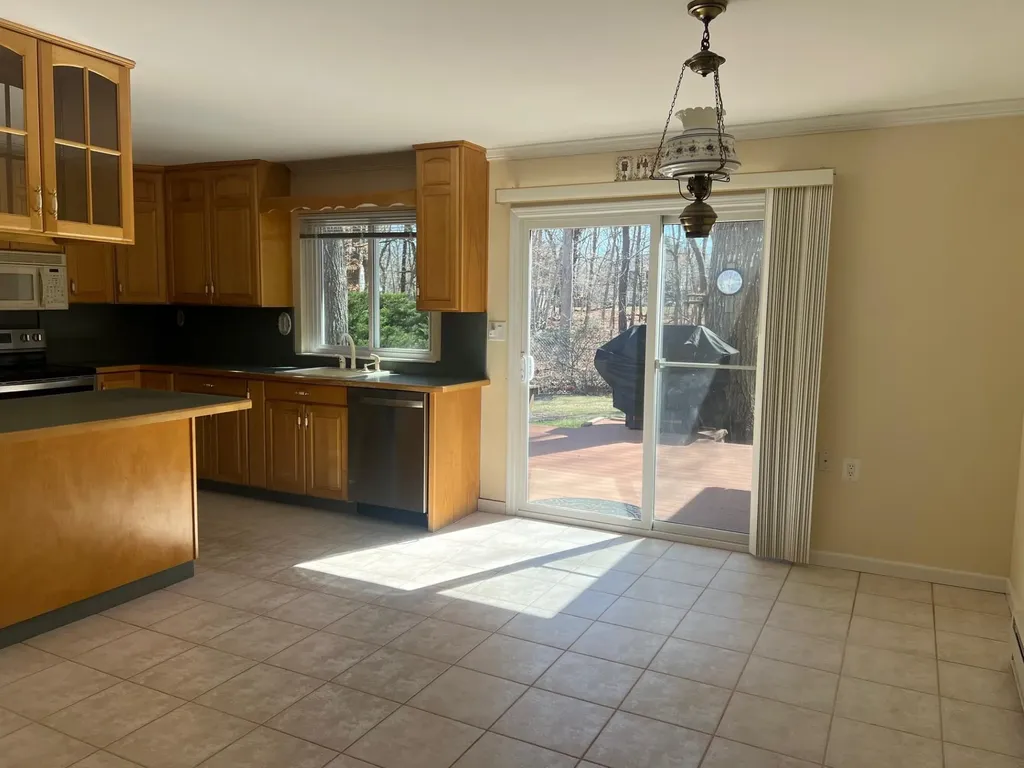 223 Belfast Lane Ridge NY 11961