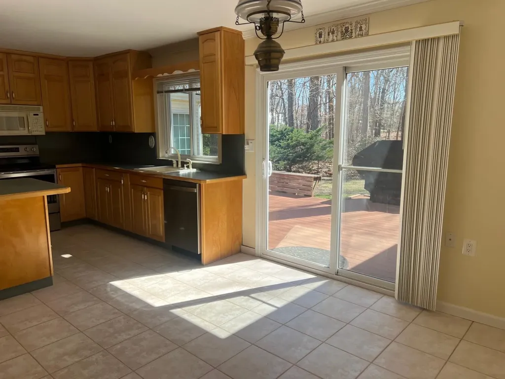 223 Belfast Lane Ridge NY 11961