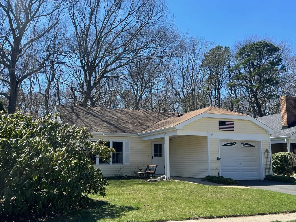 223 Belfast Lane Ridge NY 11961