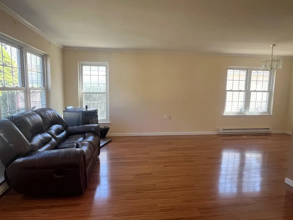 223 Belfast Lane Ridge NY 11961