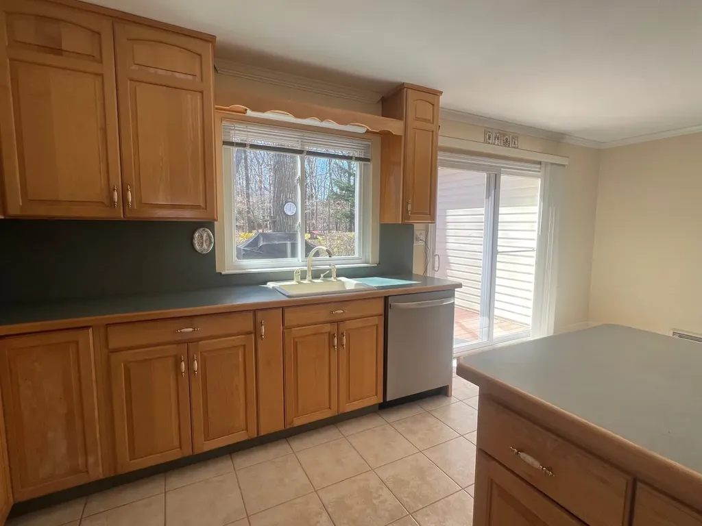223 Belfast Lane Ridge NY 11961