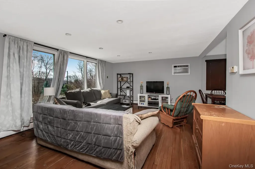69 Plum Road Mahopac NY 10541